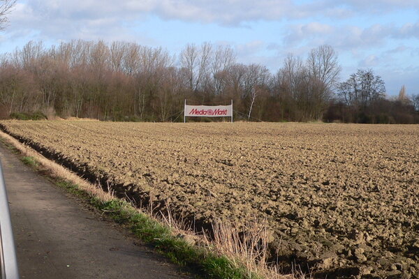 Autobahnwerbung in Leichtbauweise – Bedrucktes Netz 10 x 2,5 m